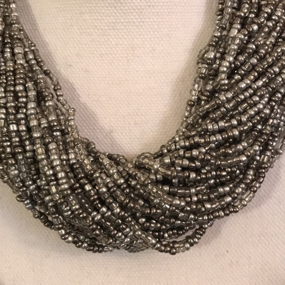 Gray beaded necklace with crochet clasp and button - Picture 3 of 7